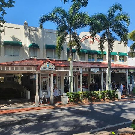 Macrossan House Boutique Holiday Apartments Port Douglas Eksteriør bilde