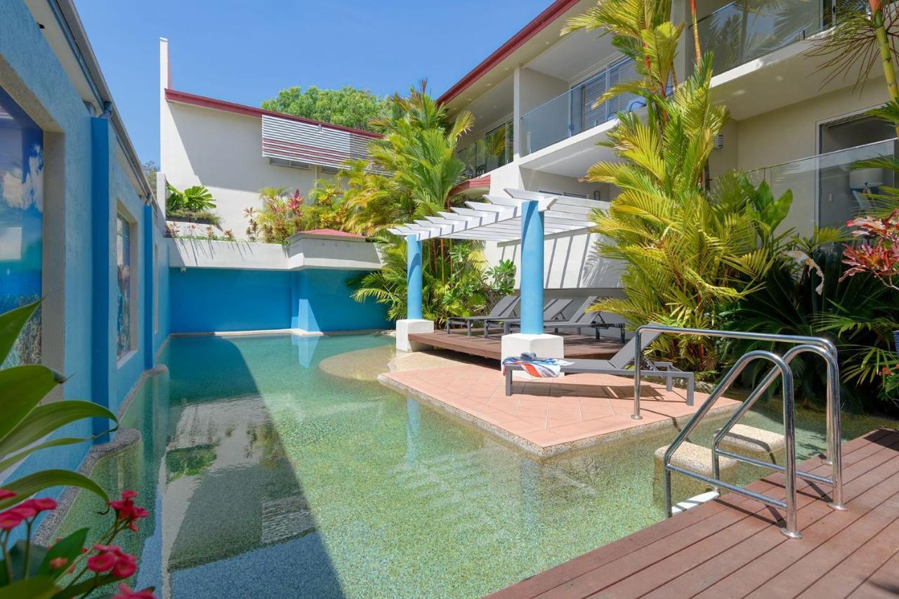 Macrossan House Boutique Holiday Apartments Port Douglas Eksteriør bilde
