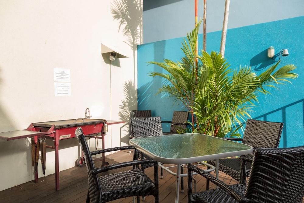 Macrossan House Boutique Holiday Apartments Port Douglas Eksteriør bilde