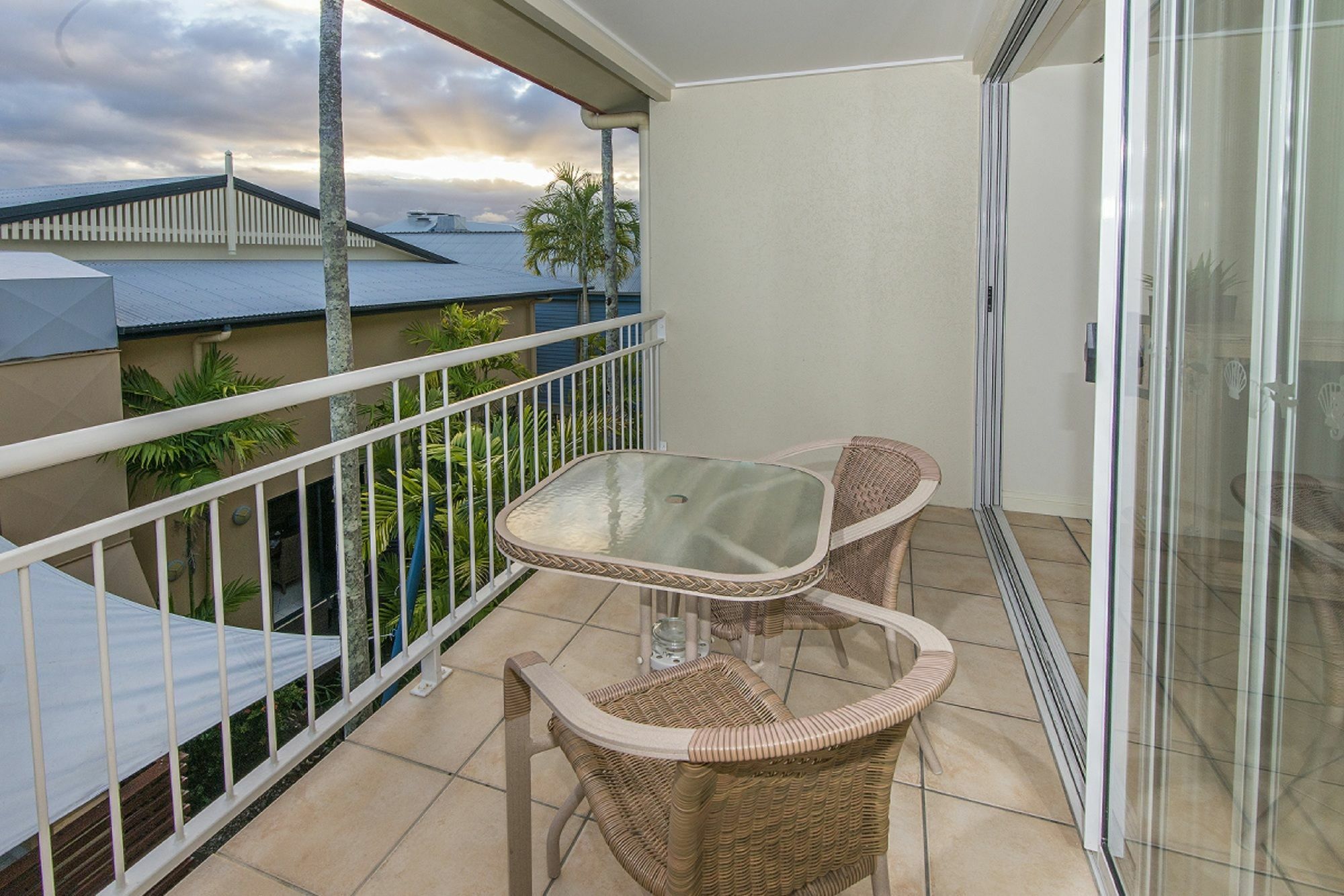 Macrossan House Boutique Holiday Apartments Port Douglas Eksteriør bilde